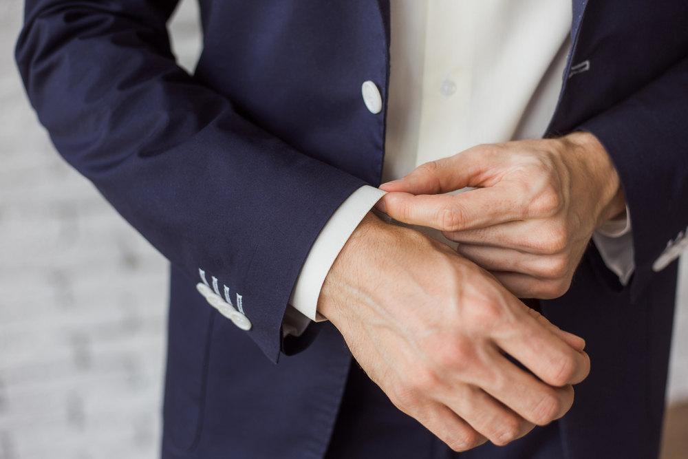 Closeup,Of,Elegant,Young,Fashion,Man,Dressing,Up,For,Wedding